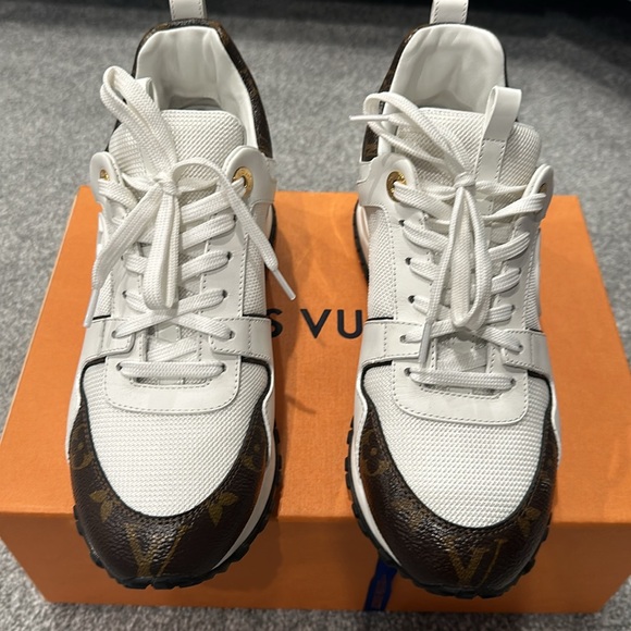 Authentic Louis Vuitton run away sneaker - Picture 2 of 8